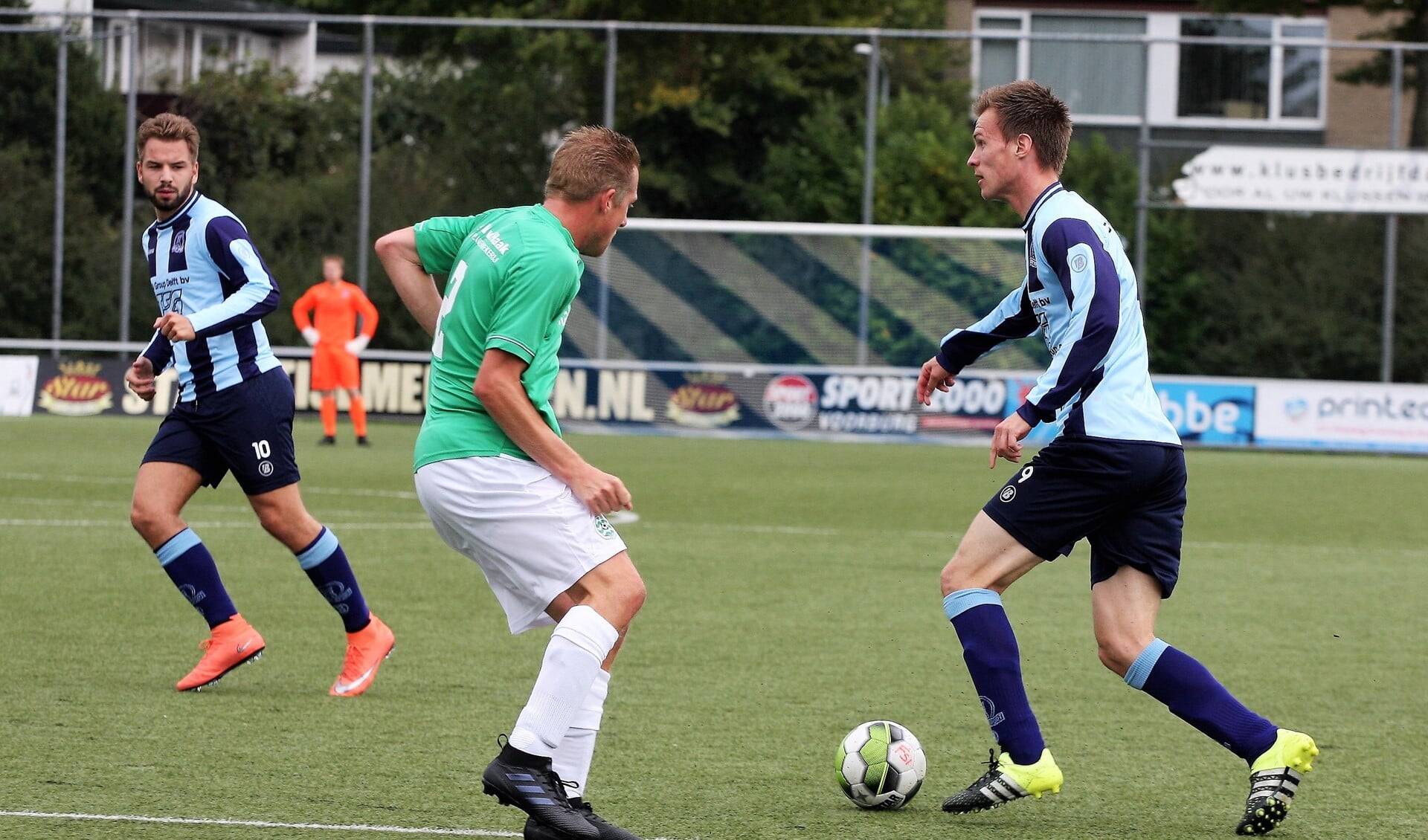 Joshua Steenvoorden (links) & Marc du Chatenier (Forum Sport) scoorden zaterdag (foto: AW).  