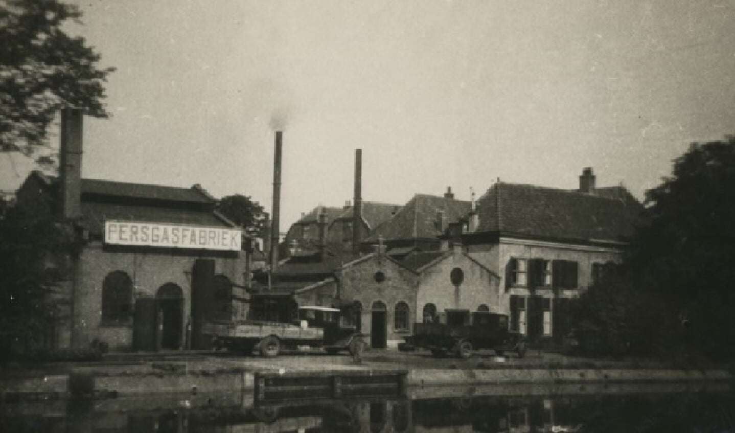 De persgasfabriek in de tuin van buitenplaats Middendorp