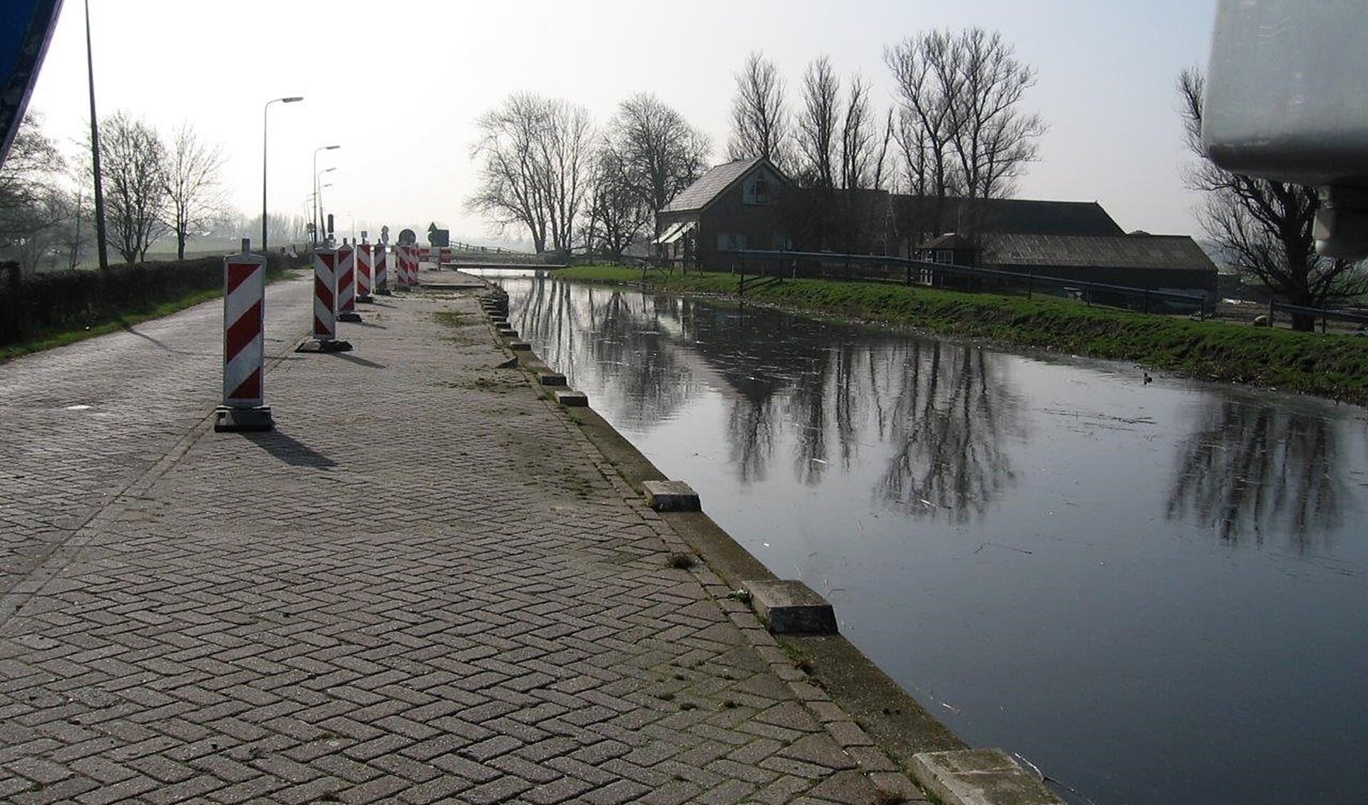 Afzettingen op de Stompwijkseweg (foto: Ap de Heus).