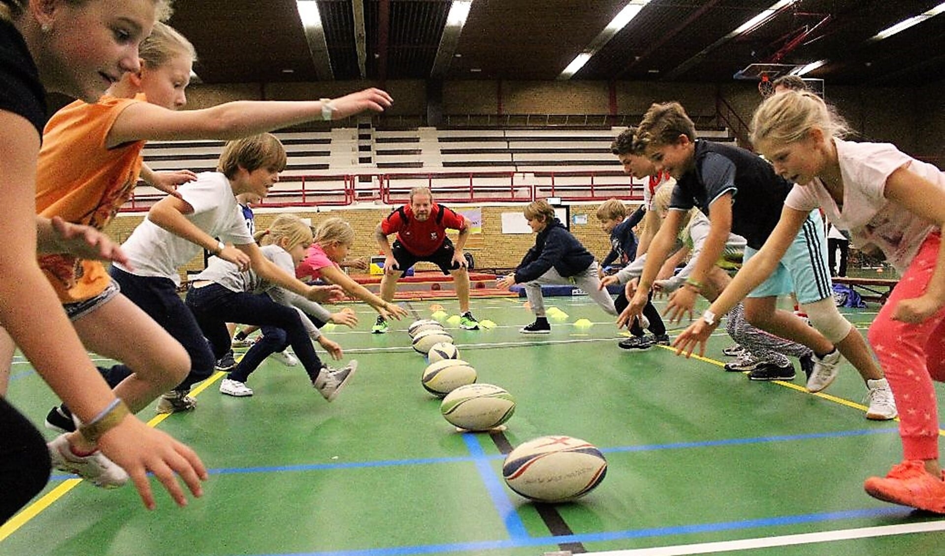 Tijdens de Sport In kunnen kinderen kennis maken met diverse sporten (foto: PR SenW).