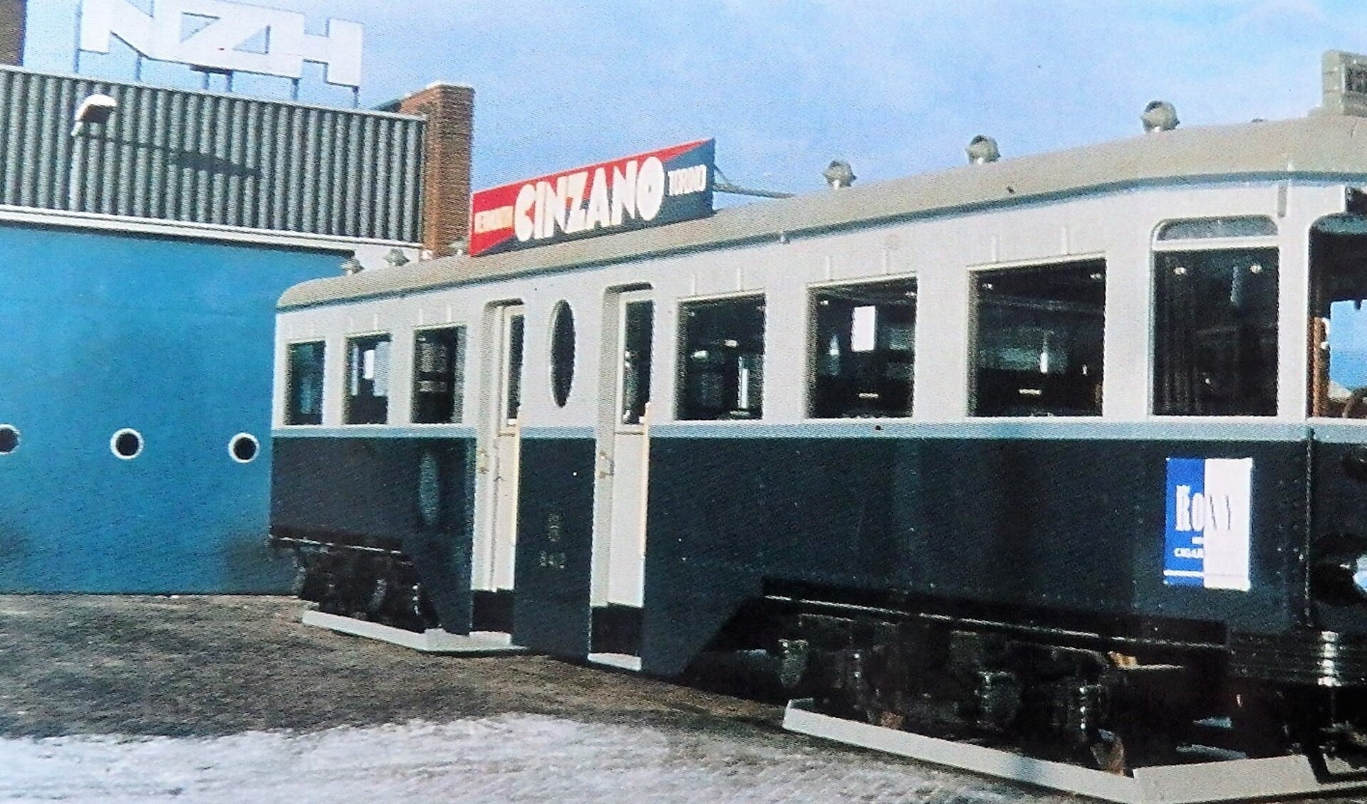De gerestaureerde Blauwe Tram.