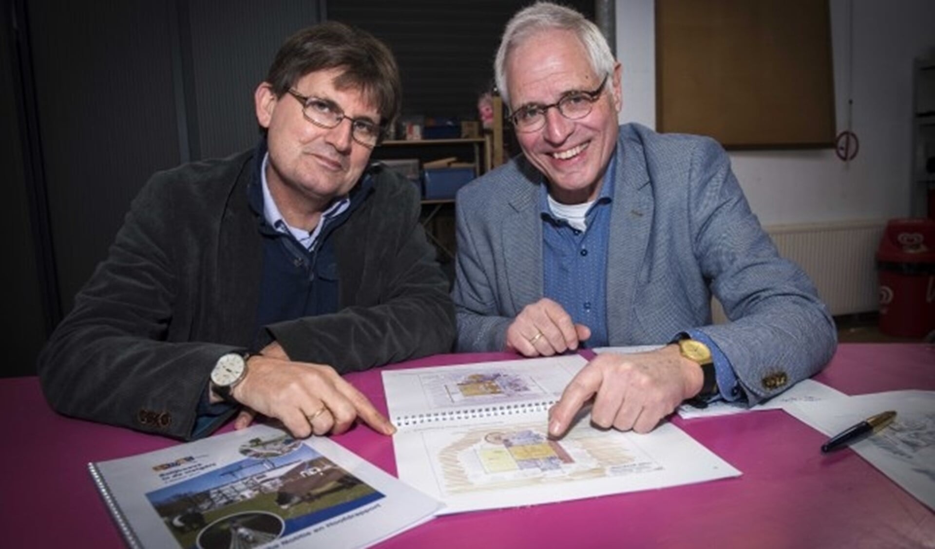 Dick Sonneveld en Hans Bongers kijken uit naar de nieuwe ontwikkelingen voor de Balijhoeve. (Foto: Ronald Stam Fotografie)
