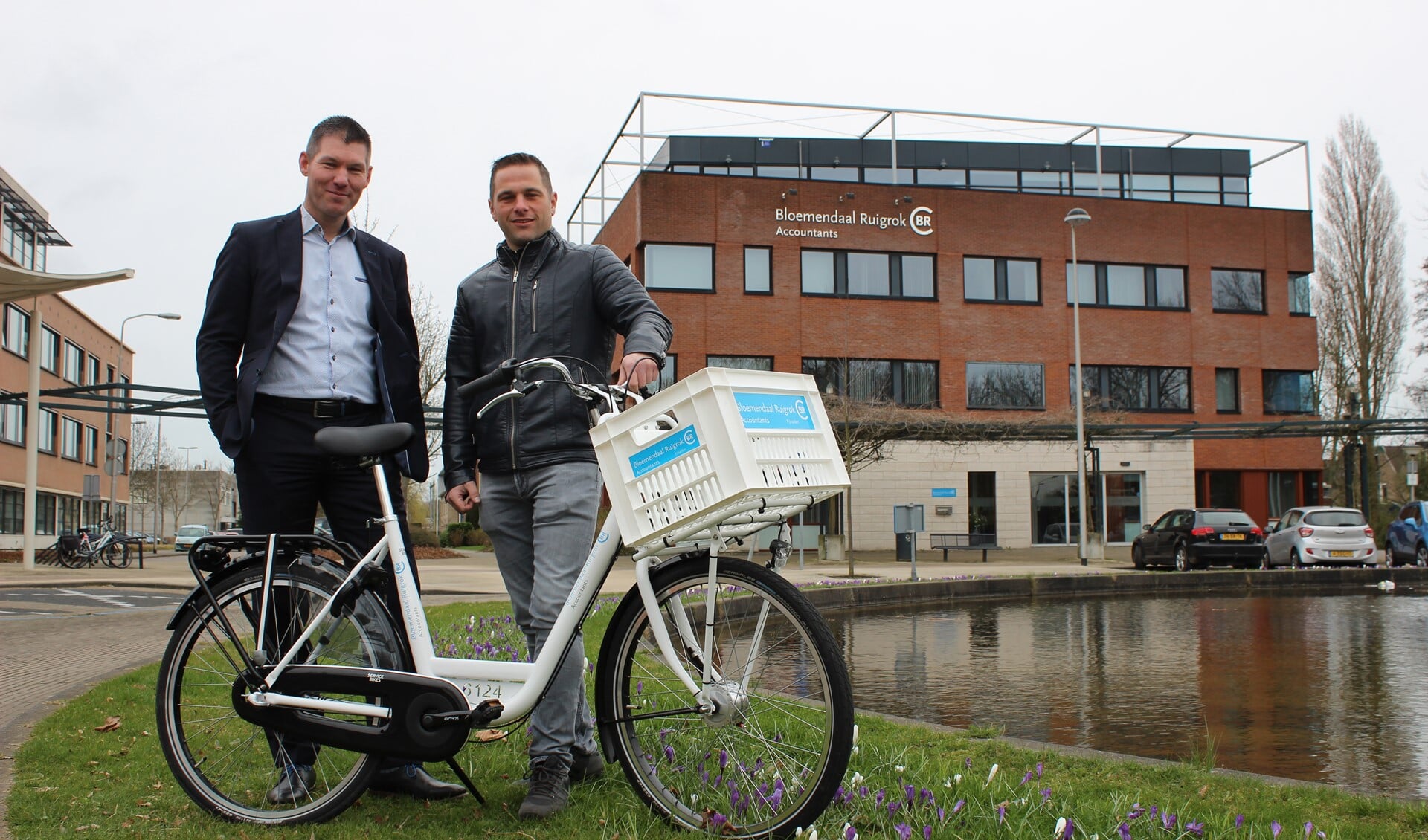 Jacques Vonk van Bloemendaal Ruigrok en Arthur Wijtman van Service Bikes zijn hartstikke enthousiast. (Foto: Martijn Mastenbroek)