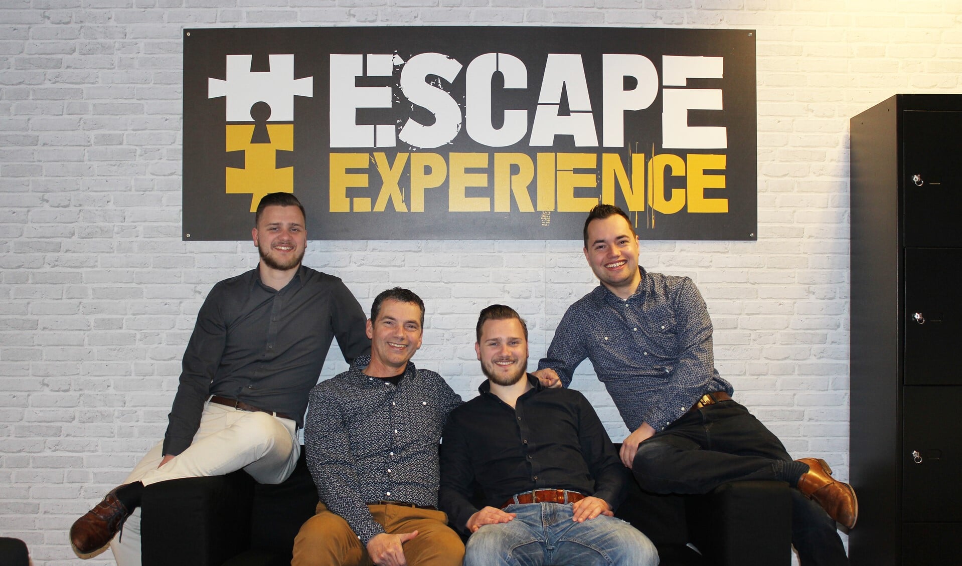 Kevin, vader Peter, Nick en Wesley van der Burg hebben een hele spannende Escape Room gebouwd in Bezuidenhout in Den Haag.