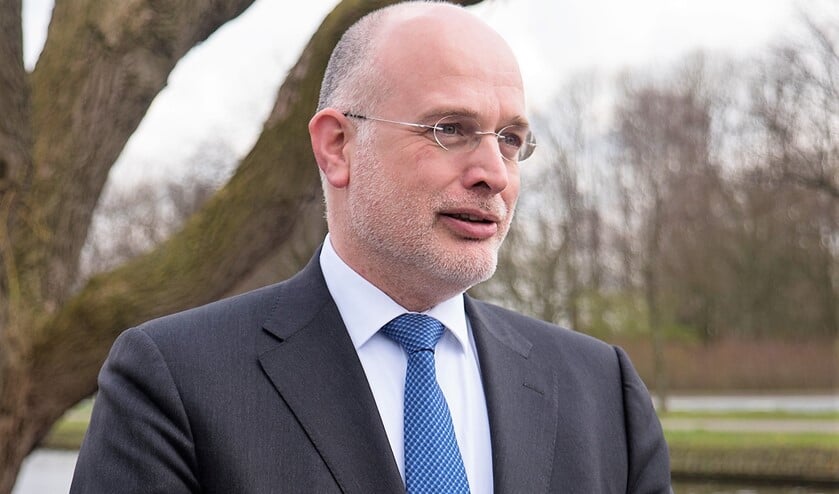 Frank Rozenberg (GBLV) wil dat de 60 miljoen extra opbrengst uit de verkoop van Eneco aandelen wordt uitgekeerd aan de inwoners (archieffoto: Michel Groen).