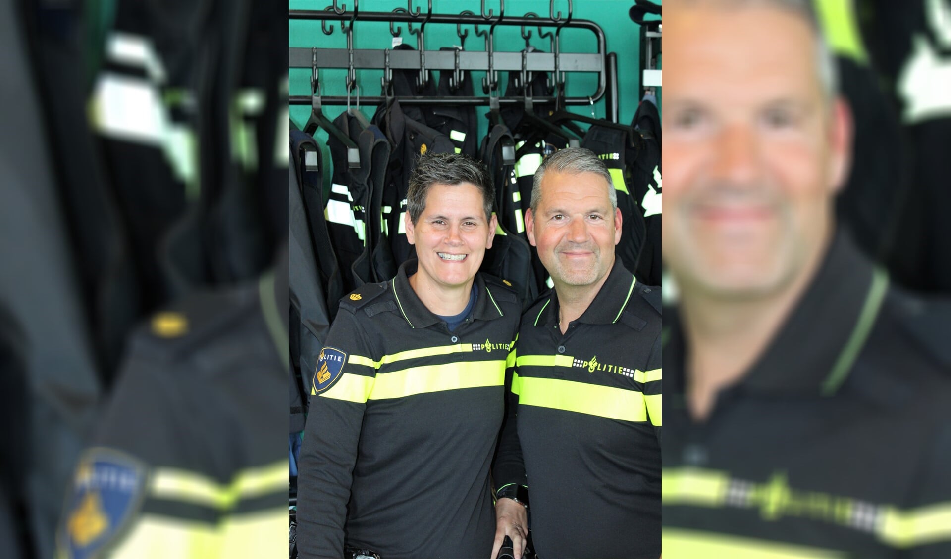 De ondersteunende wijkagenten Ellemieke Huijts en Theo van der Hoek (foto: DJ).