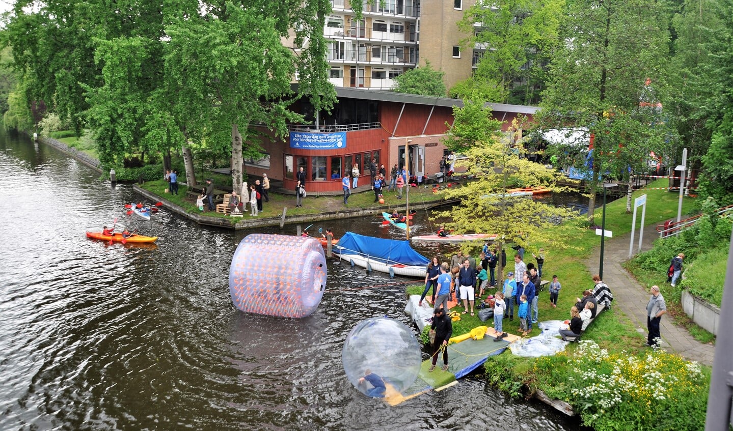 Er werden diverse activiteiten op en rond het water georganiseerd (foto: pr Hubertus Brandaan).