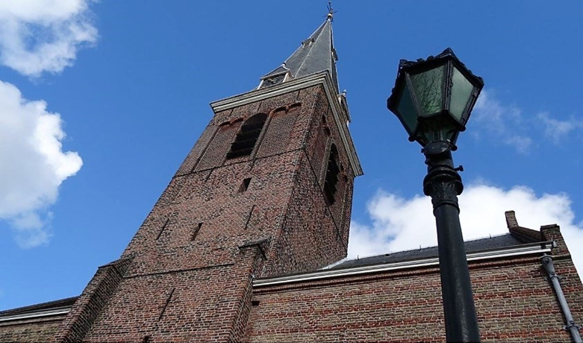De klokken in de toren van de Oude Kerk in Voorburg luiden morgenochtend 8 minuten en 20 seconden (archieffoto Ap de Heus).