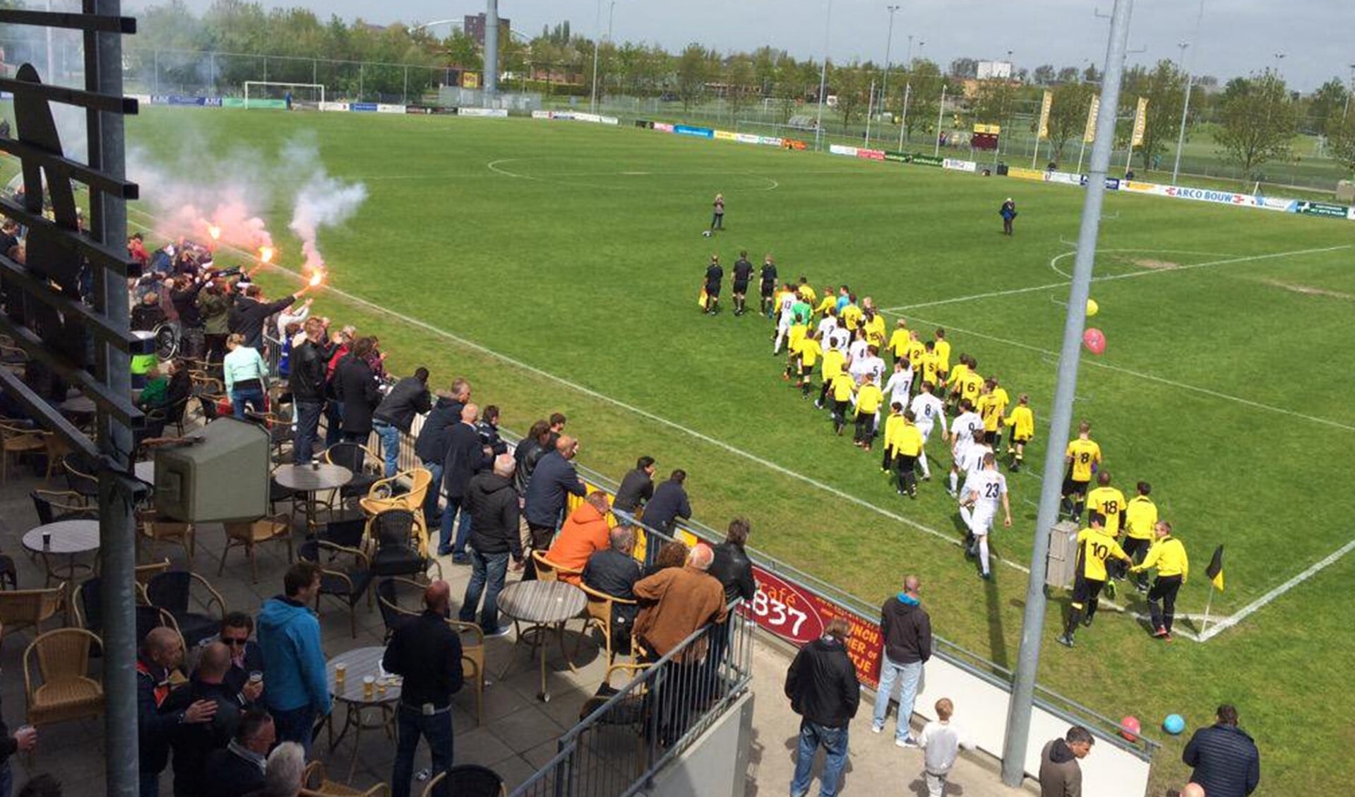Ook op 9 mei 2015 speelde Nootdorp een thuiswedstrijd tegen Swift. De Amsterdammers lieten toen het kampioenschap van de Eerste Klasse B liggen door met 0-0 gelijk te spelen.
