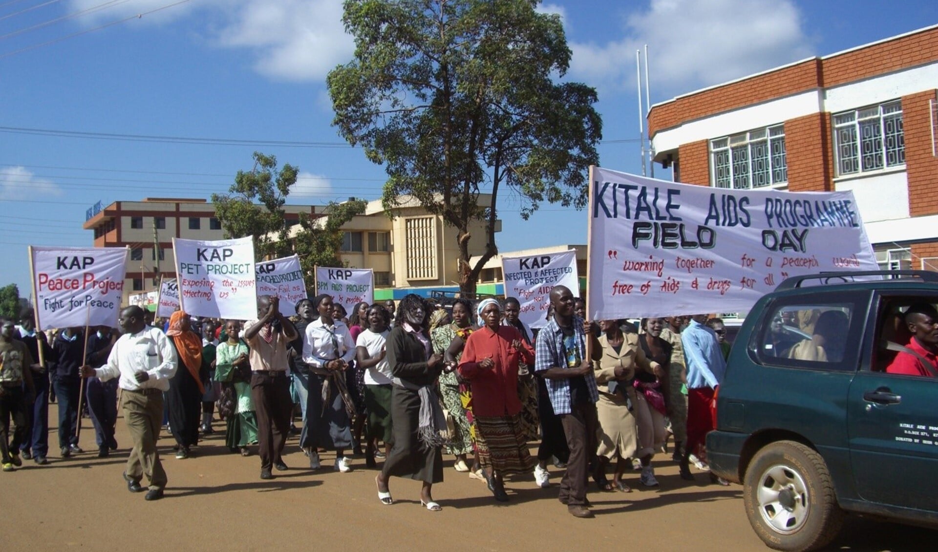 Een mars tegen de verspreiding van Aids in Kitale, Kenia (foto: pr).
