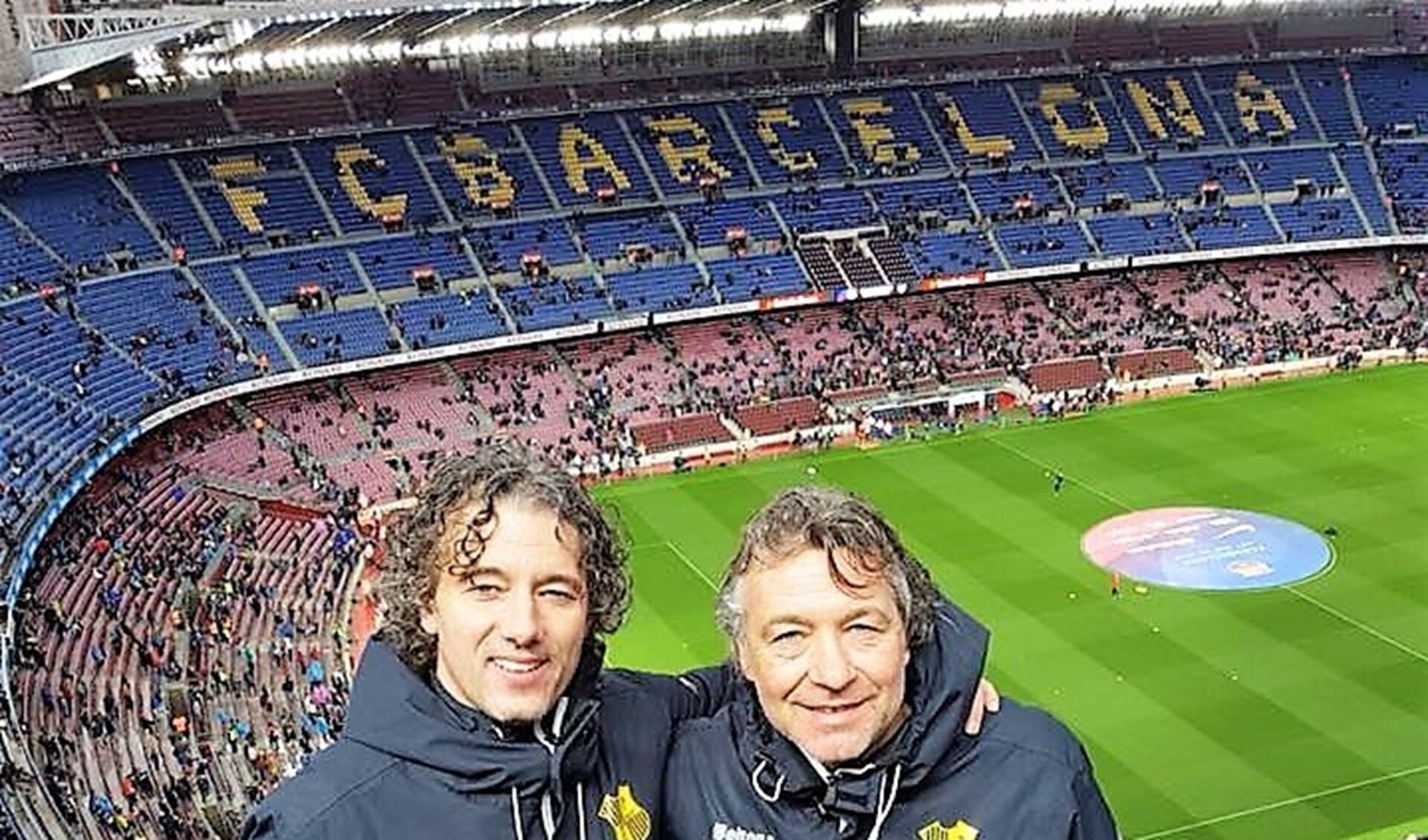 Oscar Laguna Burgos (links) blijft ook in 2018-2019 hoofdtrainer van Wilhelmus; Harry de Jong zijn assistent.