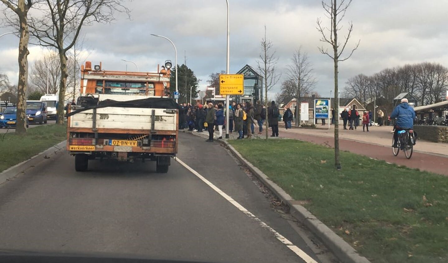 Wachten op de bus.