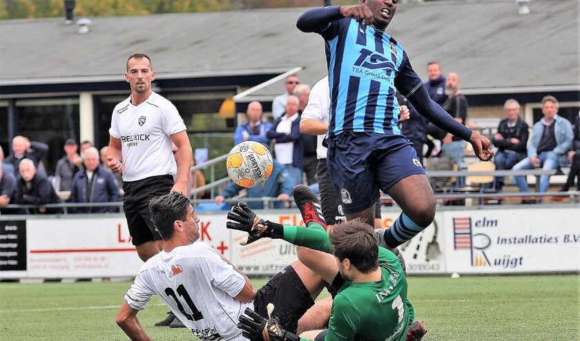 Mostava Frederik (Forum Sport) stuit op de keeper, maar scoorde na rust wel (foto: AW).