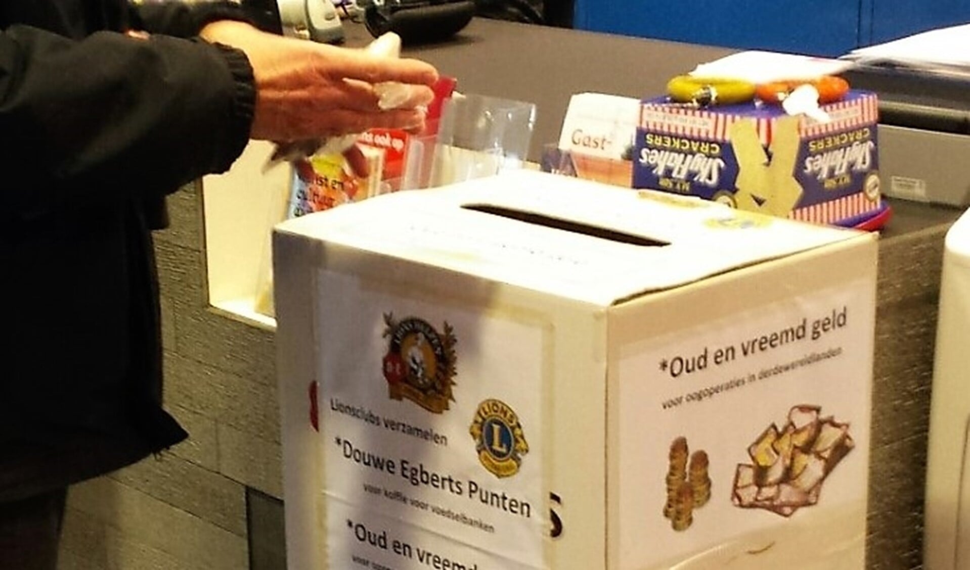 Op diverse inleveradressen in Leidschendam-Voorburg en Leidschenveen staan speciale inzamelboxen waar men koffiepunten en oud en vreemd  geld kan inleveren (foto: pr).