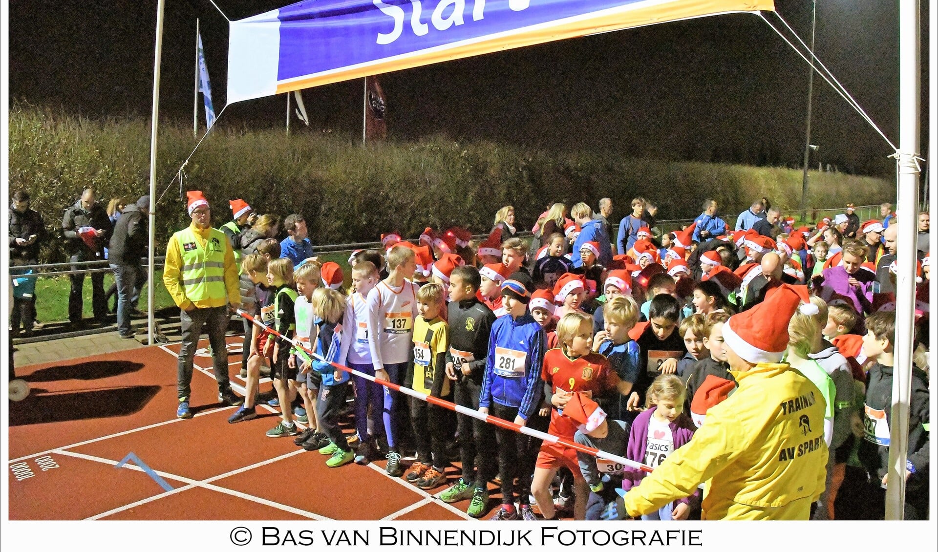 Start van de Light in the Night Kidsloop (foto: Bas van Binnendijk).