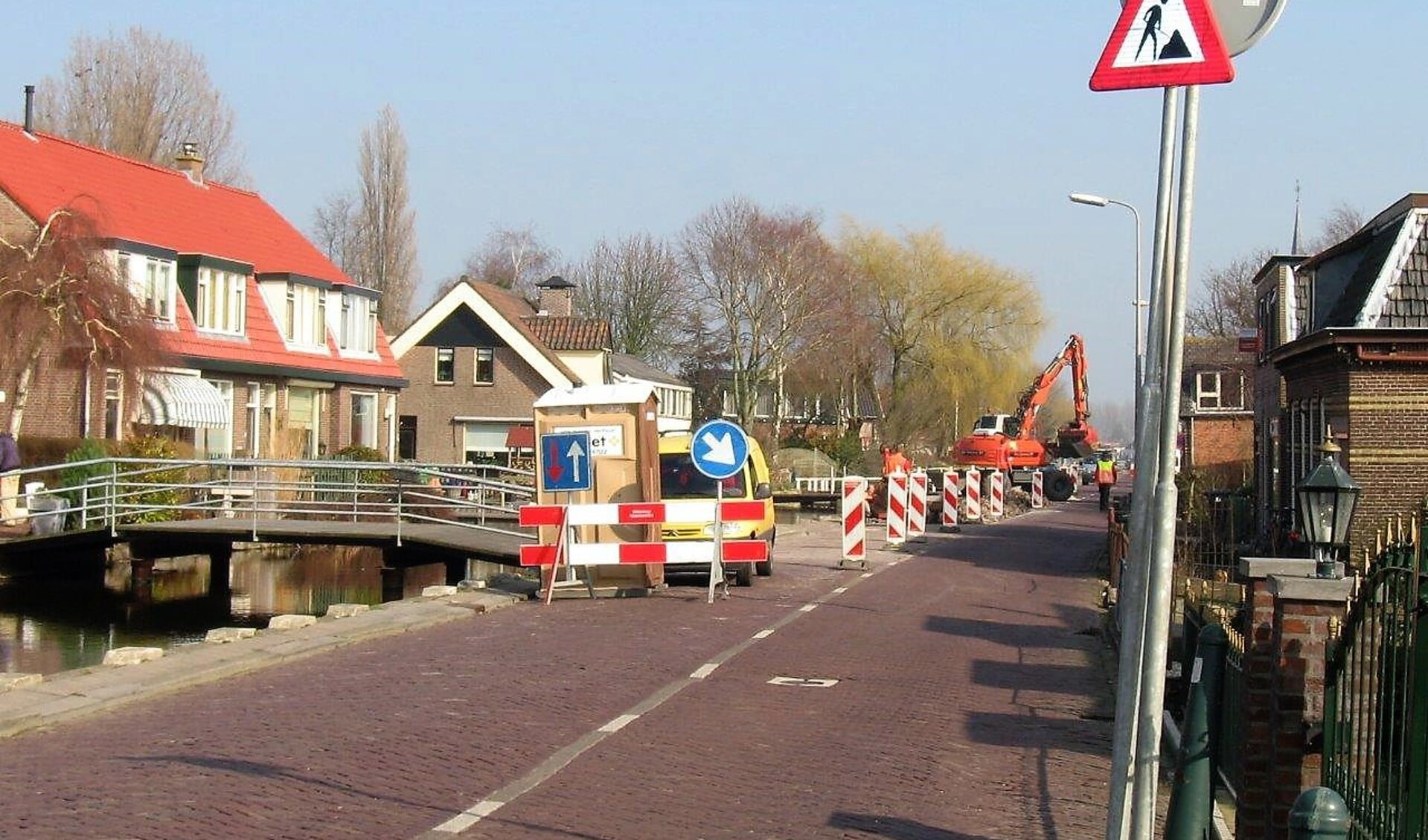 Werk aan de weg op de Dr. Van Noortstraat in Stompwijk (archieffoto Ap de Heus).