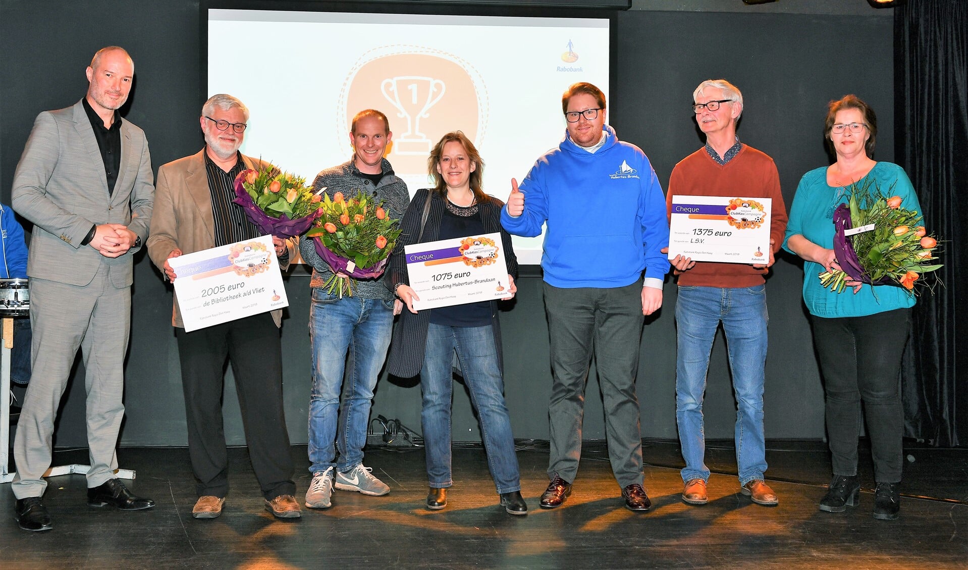 De top drie van de verenigingen uit Leidschendam-Voorburg die donaties ontvingen van de Rabobank ClubKasCampagne (foto: pr Rabobank).
