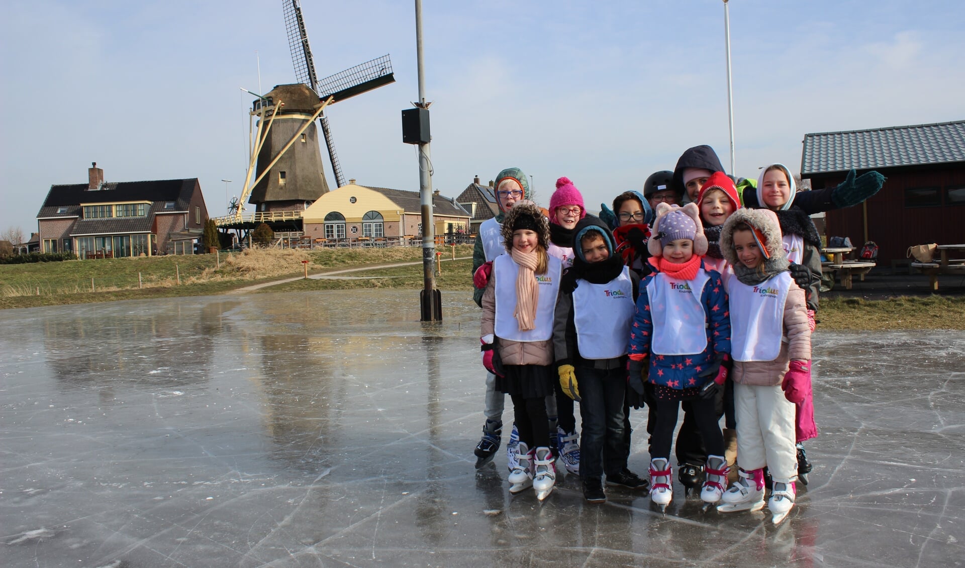 Juf Jorieke nam de kinderen van Triodus mee naar de Dobbeplas. Foto: Martijn Mastenbroek