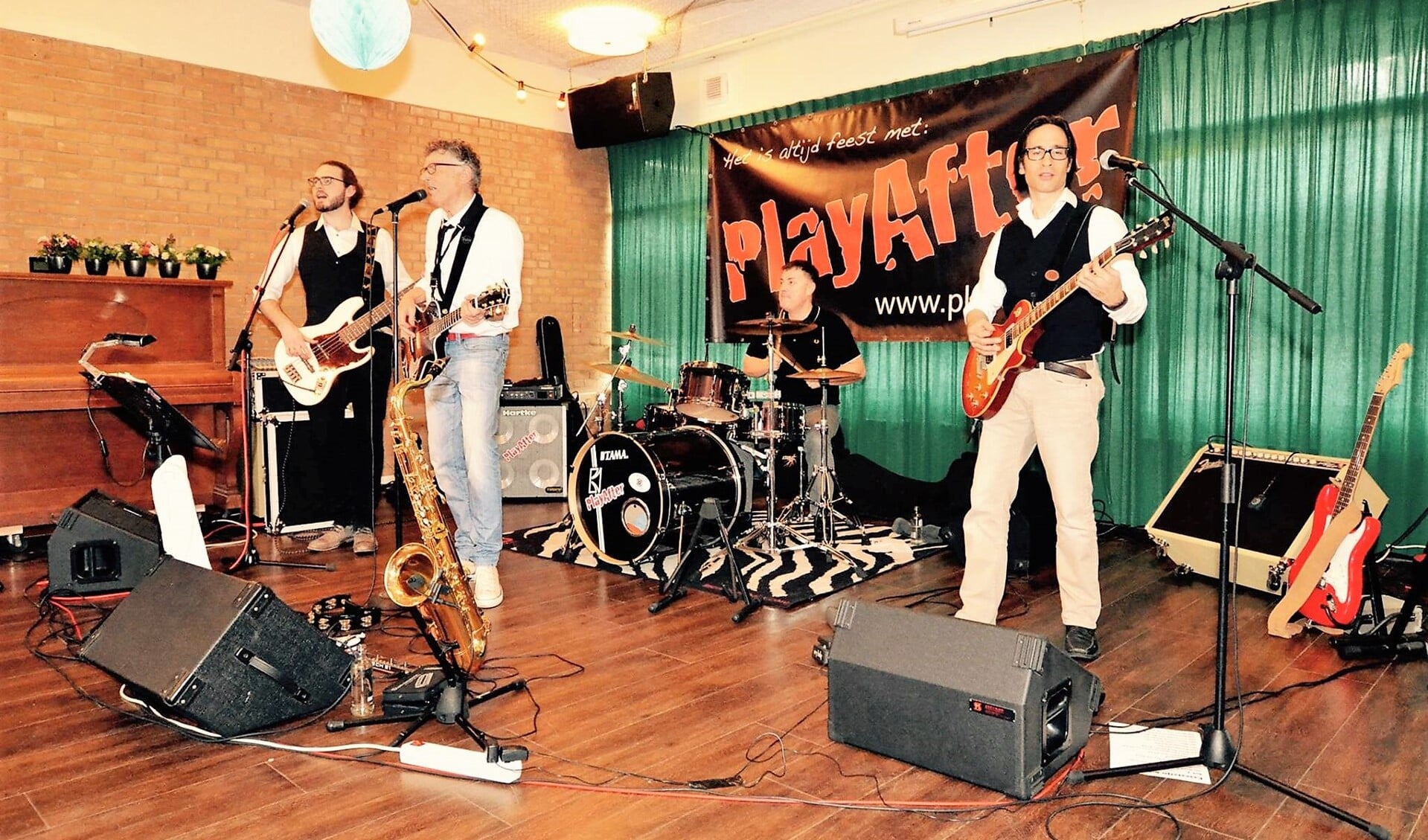 De coverband PlayAfter is een van de twee bands die optreden tijdens de benefietavond (foto: pr).