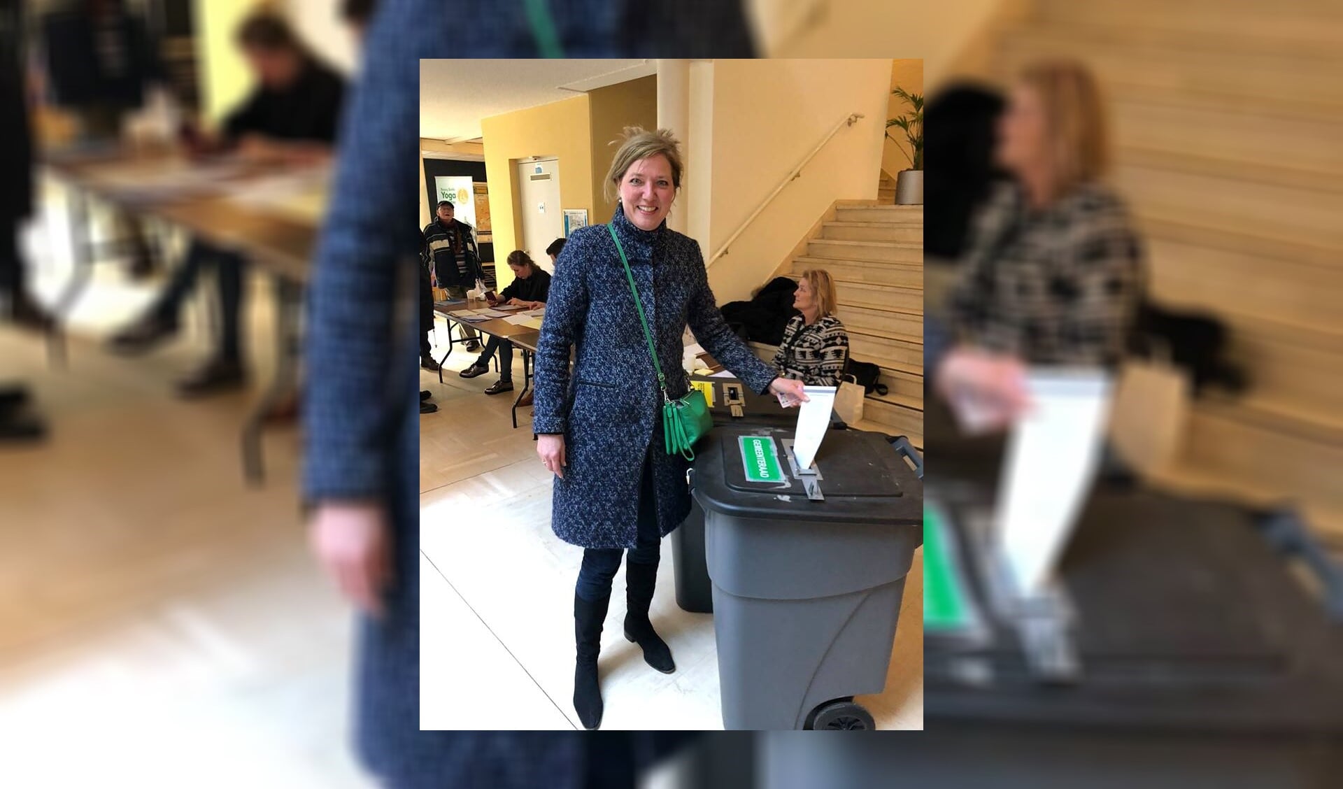 D66 lijsttrekker Lia de Ridder brengt haar stem uit. (Foto: facebook D66 Leidschendam-Voorburg)