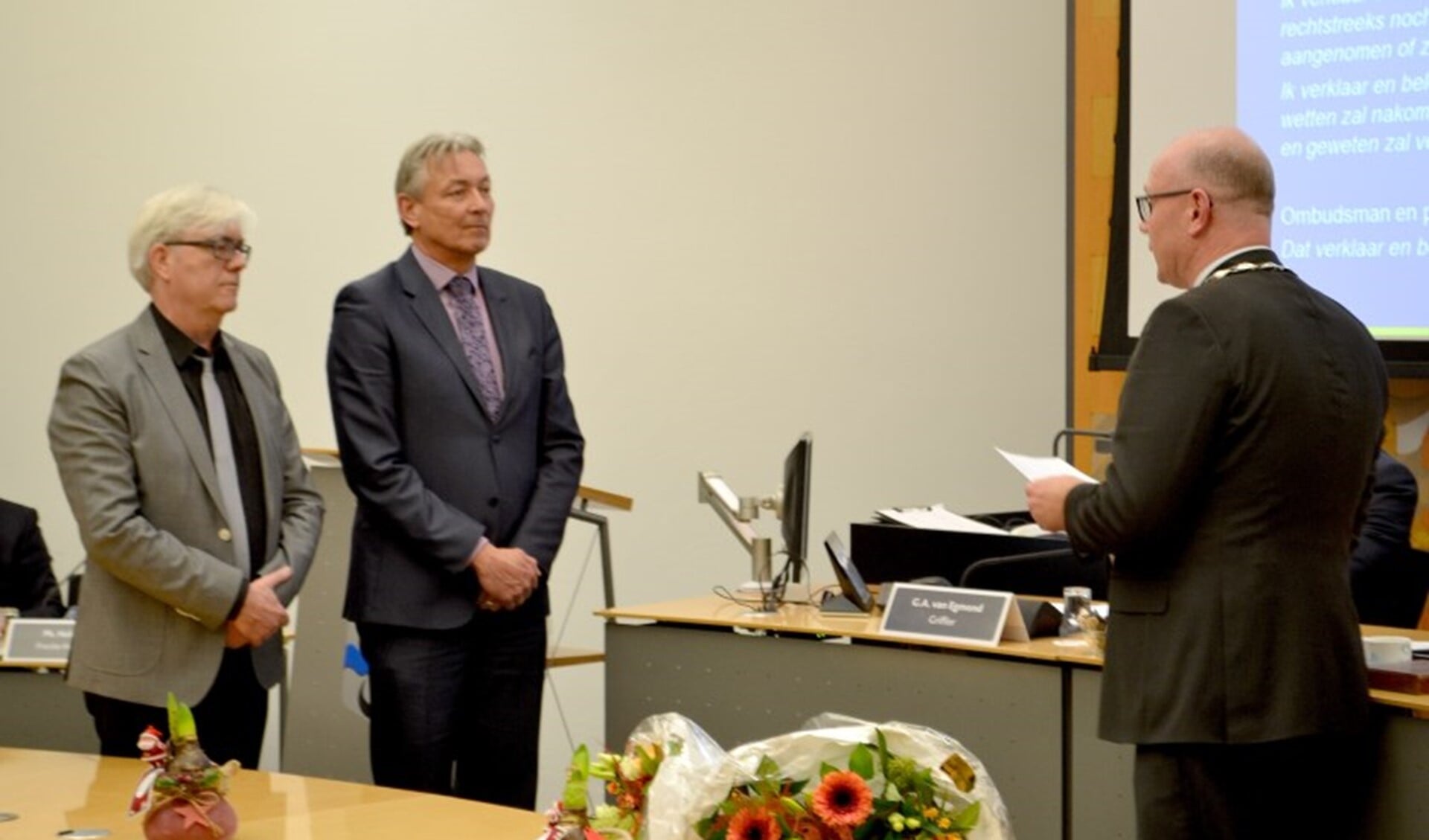 Peter Heskes en Bert van Alphen werden in december 2016 beëdigd als ombudsman in de gemeente Leidschendam-Voorburg (foto: Inge Koot).