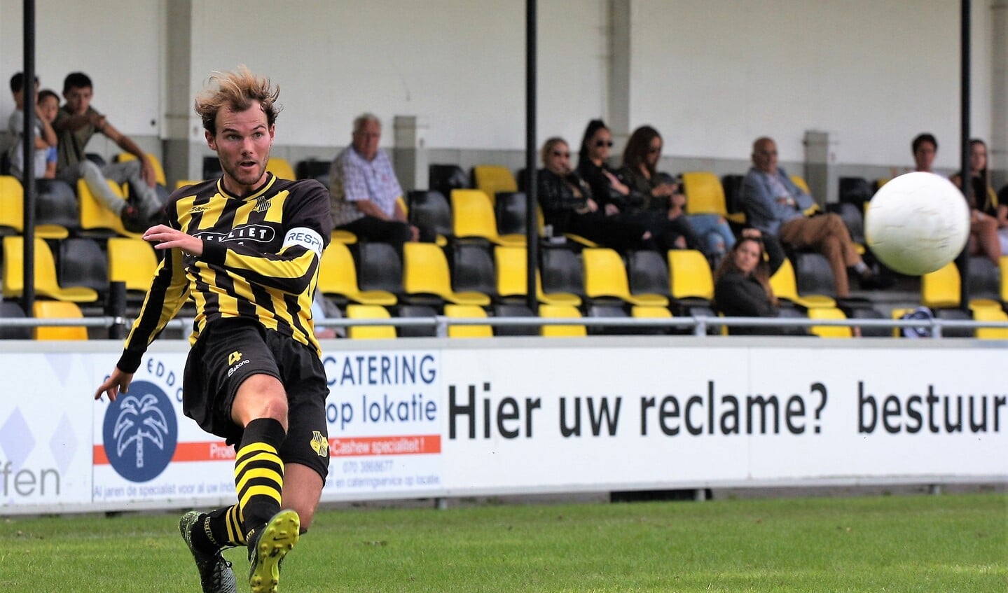 Aanvoerder Mathijs Wartna (Wilhelmus) scoorde het winnende doelpunt (archieffoto: AW).