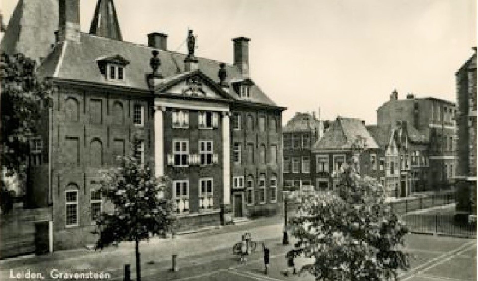 Rous werd naar Leiden gebracht en ingesloten op het Gravensteen, zoals de gevangenis daar heette.