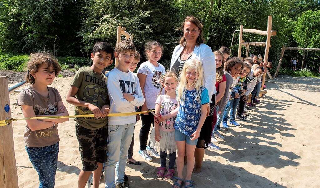 Heringerichte groenzone Heuvelweg en Graaf Willem de Rijkelaan geopend Adverteren Leidschendam Heringerichte groenzone Heuvelweg en Graaf Willem de Rijkelaan geopend Adverteren Leidschendam