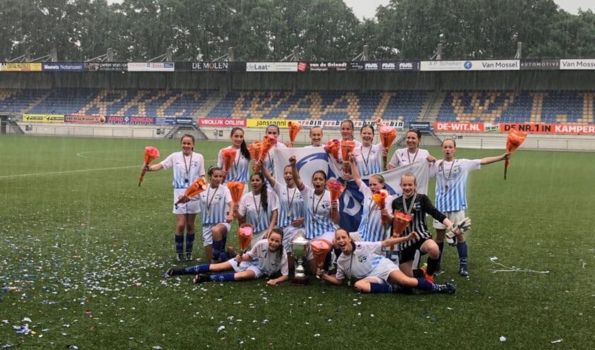 Nur Aljawahiri, Fleur Stam, Fabi van der Struif, Alyana Taytelbaum, Jaydah Taytelbaum, Tessa Neeskens, Aisha Korenhof, Femme van den Houten, Isa Krom, Kris Timmermans, Luna Schipma, Isa Soeterbroek, Mirthe van Koppen, Shelly Noorlander, Chavely Pinoza Kali en Quinty Struijk.