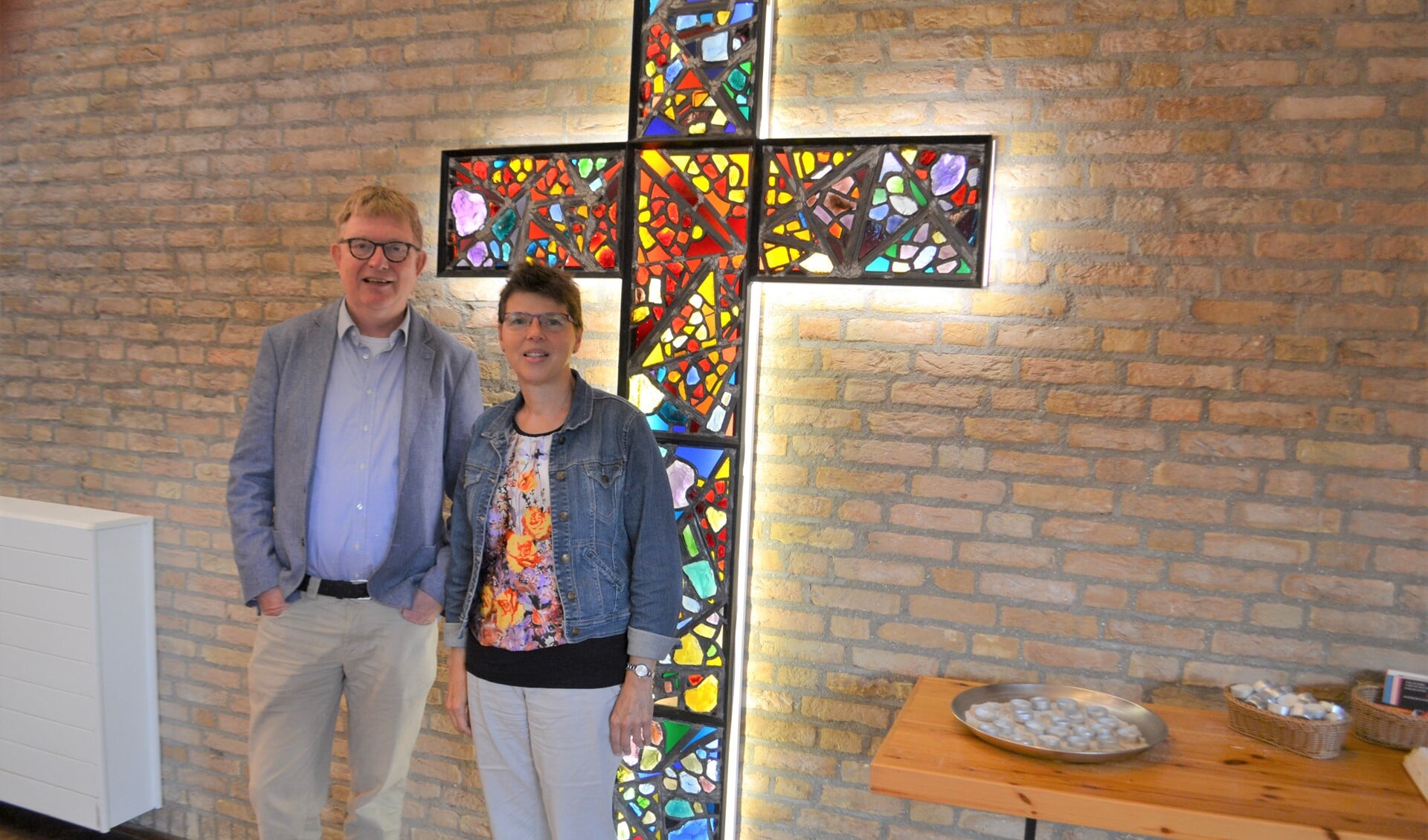 Het jubilerende predikantenechtpaar Jan en Els van der Wolf is alweer bijna 5 jaar verbonden aan de Protestantse gemeente De Open Hof in Voorburg (tekst/foto: Inge Koot).