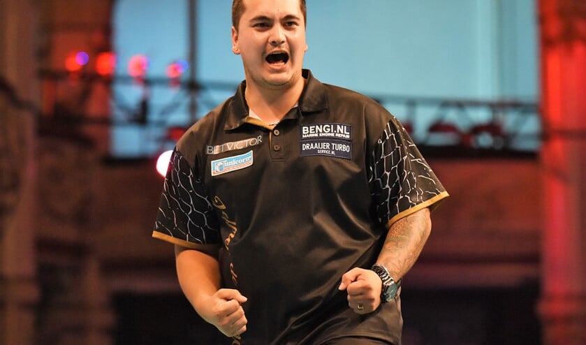 Jeffrey de Zwaan na zijn winst in de kwartfinale tegen Dave Chisnall in 2018 (foto: Chris Dean/pr PDC).