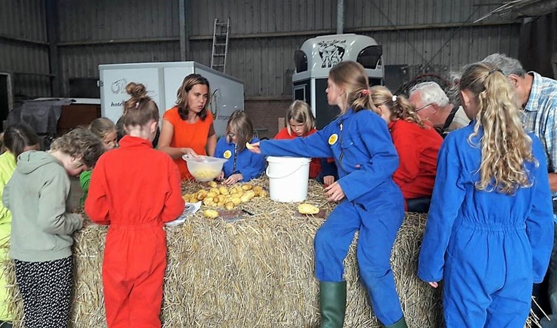 Er worden veel lessen gegeven op de boerderij in het kader van  educatieve programma's (foto: Hotelboerderij).