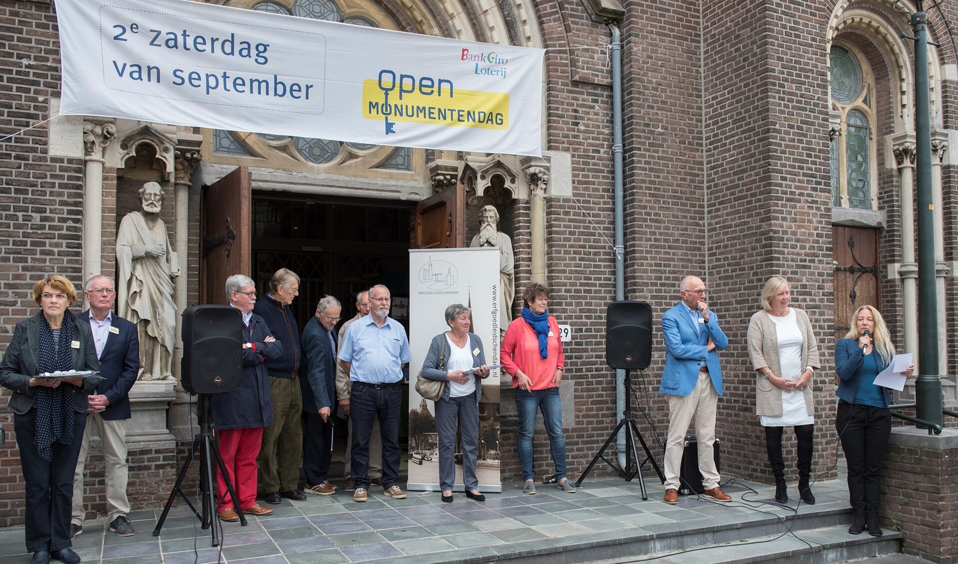 De opening bij de Petrus en Pauluskerk (foto: Michel Groen).
