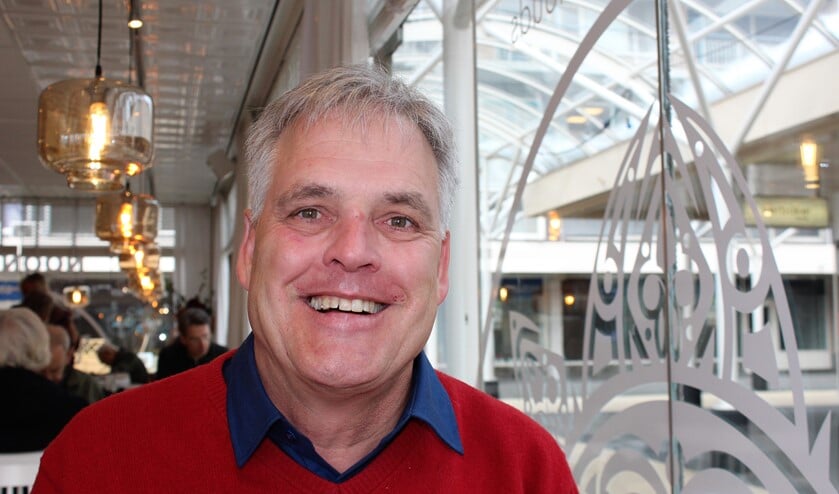 Voor de waterschapsverkiezingen van 20 maart, tegelijk met de Provinciale Statenverkiezing, is Dr. ir. Hans Middendorp uit Voorburg lijsttrekker voor de Algemene Waterschapspartij Delfland (foto/tekst: Dick Janssen).