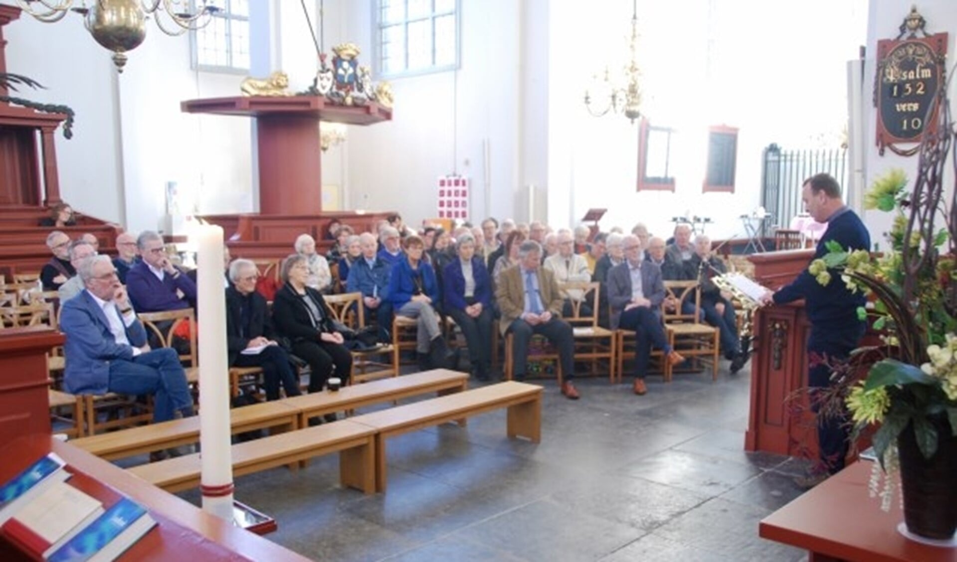Diaken Ronald van Berkel (Nicolaasparochie) opent de Actie Kerkbalans met een oproep voor samenwerking van kerken en maatschappelijke organisaties.