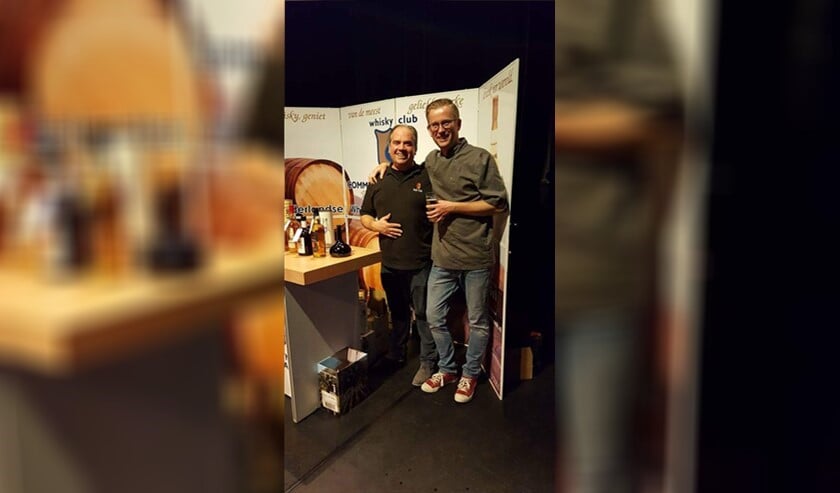 Peter Verbeek (l.) en Alfred van Kesteren verwennen u met heerlijke gerechten en bijpassende whisky (archieffoto).