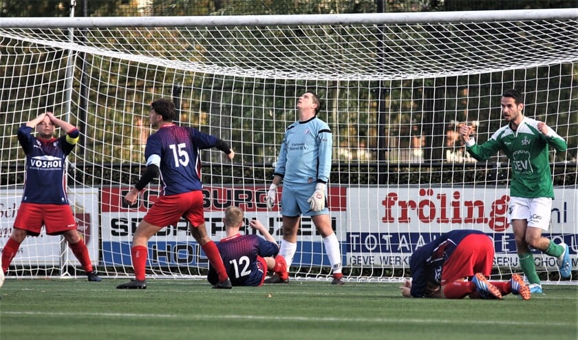Via lat en verdediger scoorde Jeremy Knegtmans (SEV) de bevrijdende 3-3 (foto: AW).