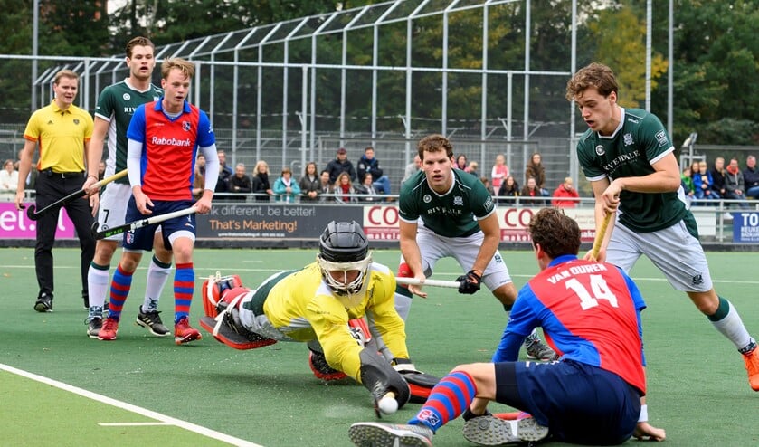 Felle duels werden uitgevochten voor beide doelen (foto: Hein Athmer).