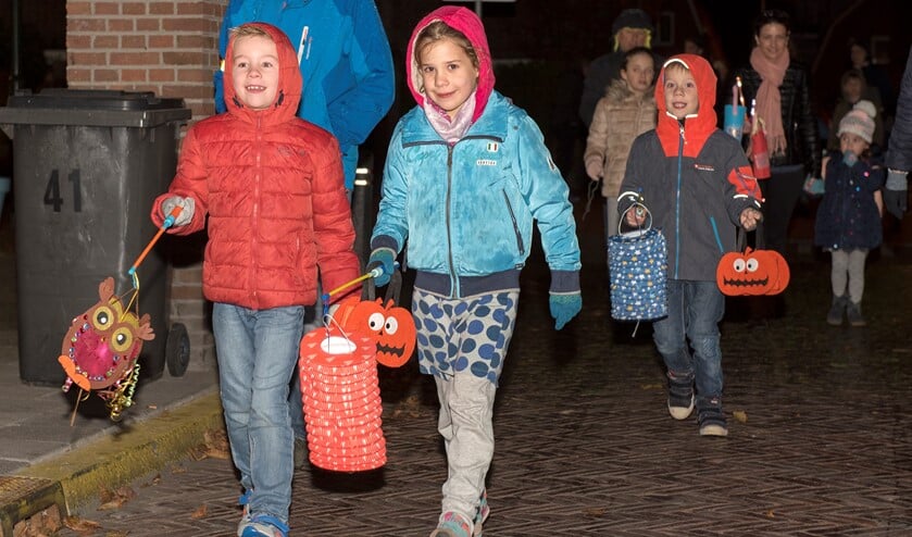 Lampionnenoptocht ter gelegenheid van St. Maarten (archieffoto: Michel Groen).