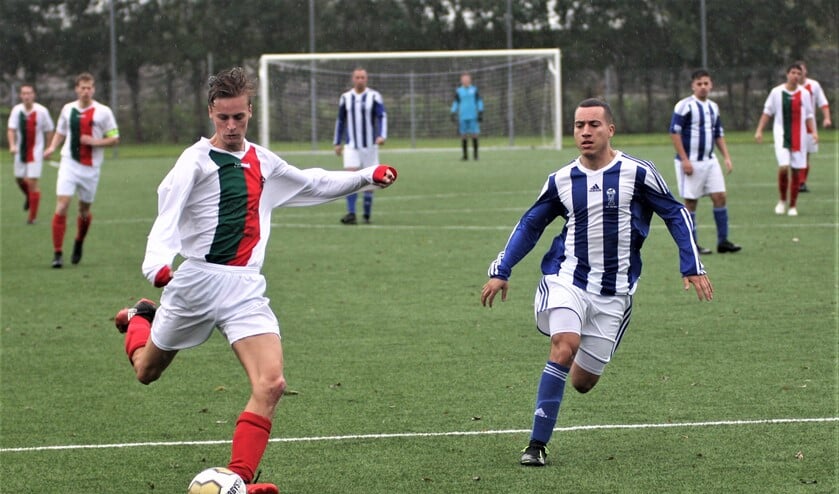 Lars Roeling (stompwijk'92) debuteerde en scoorde 6-0 (foto: AW).
