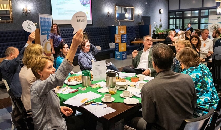 Heleen van Beek van Ad-junct meldt zich voor een match met een maatschappelijke organisatie (foto: MG Fotografie).
