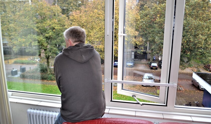 Hoe komt Don, die liever niet herkenbaar in beeld komt, aan een woning (foto: Inge Koot).