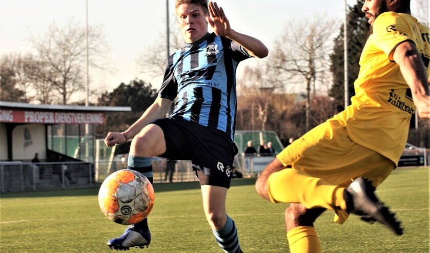 Tom Bijen (Forum Sport) bracht zijn club terug in de wedstrijd (1-1), maar baten mocht het niet (archieffoto: AW).