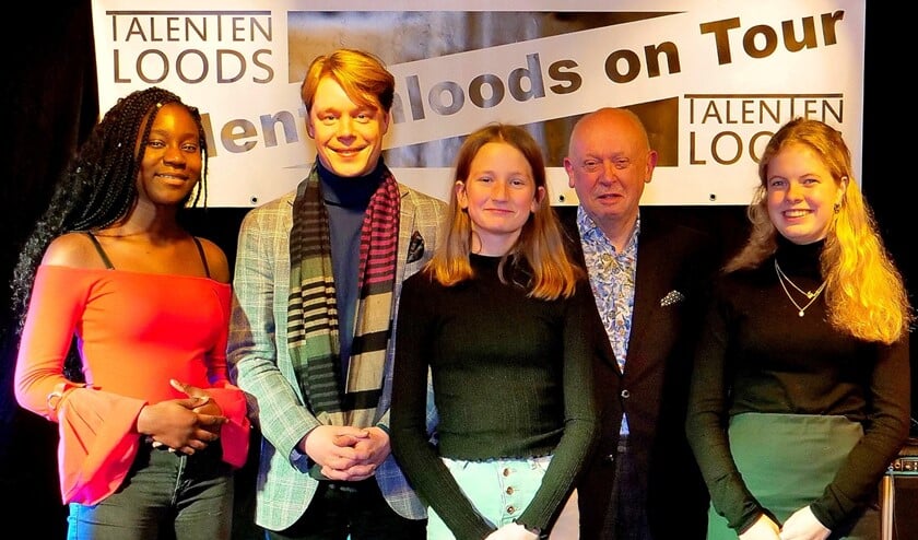 V.l.n.r. Olamide, Jeroen van Rossum, Juliette, Paul de Beer en Elzi Laning (foto: Ot Douwes).