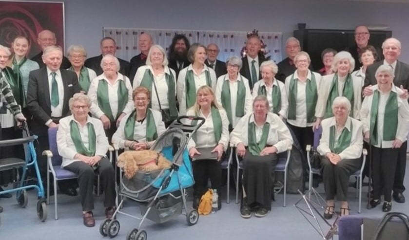 Het Meerzichtkoor met daarbij het Sweet Lake Quintet