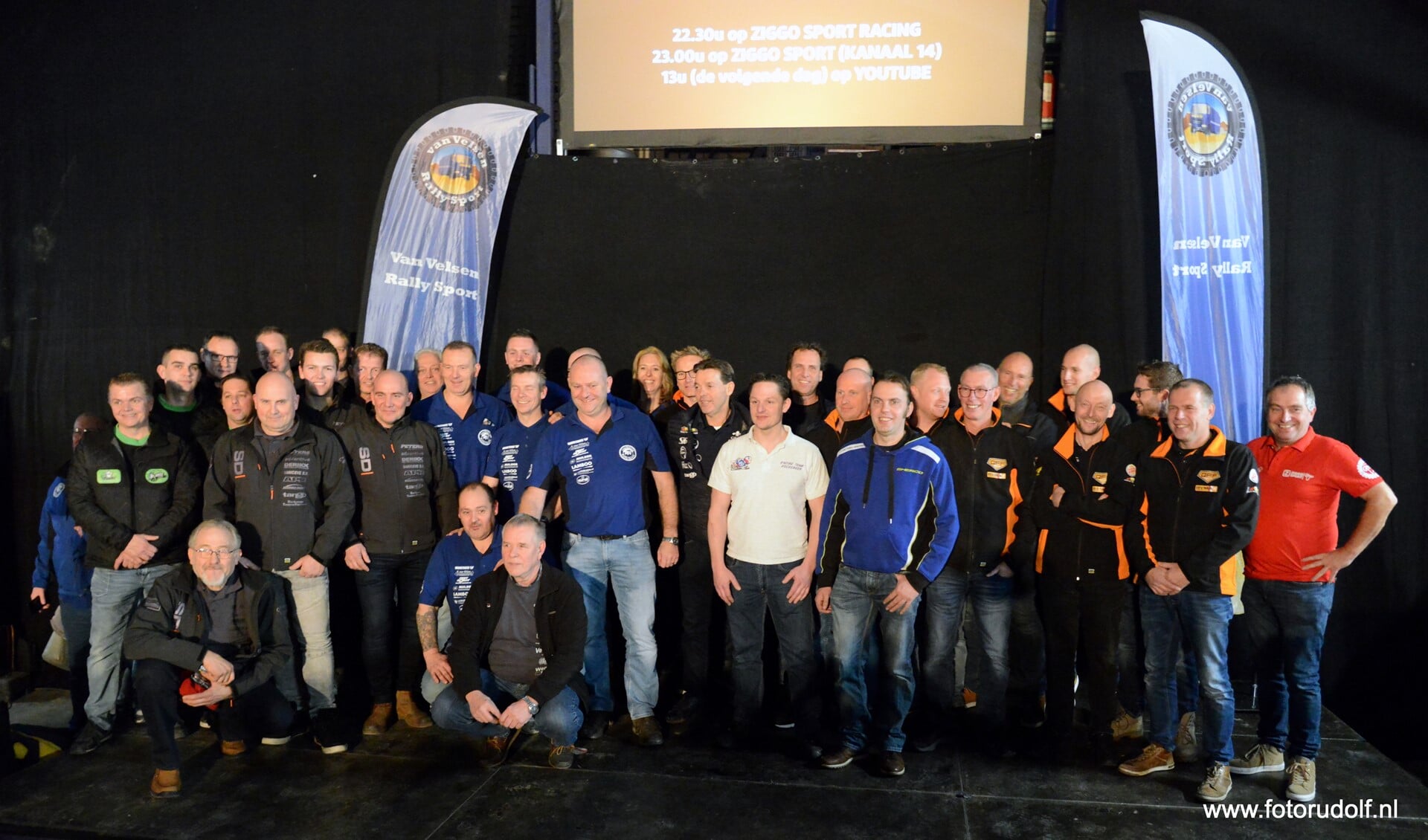 De teampresentatie bij Van Velsen Rallysport aan het Oosteinde in Stompwijk (foto: Rudolf Dieben).