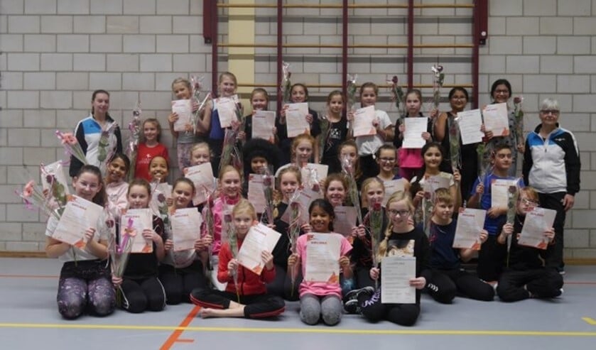 32 gediplomeerde junior assistenten met begeleiding