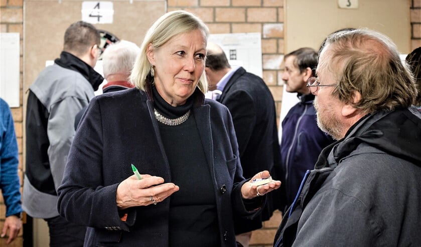 Onlangs was er bij de wijkvereniging Leidschendam-Zuid een inloopavond Energie / Afval (tekst: Inge Koot/foto: Paul Voorham).
