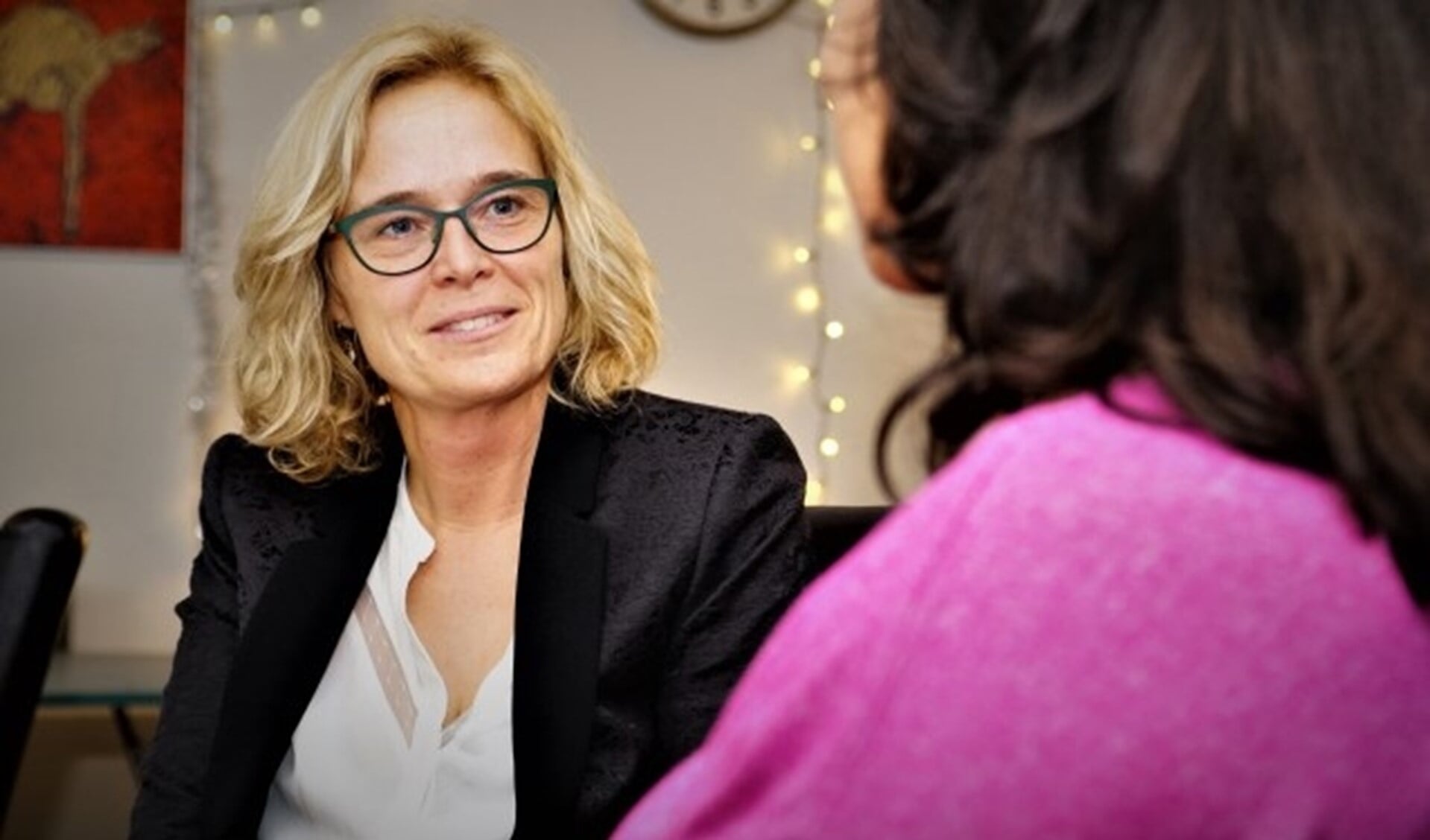 Wethouder Ingeborg ter Laak werd enorm geraakt door de verhalen van de voormalig daklozen. Foto: Robbert Roos