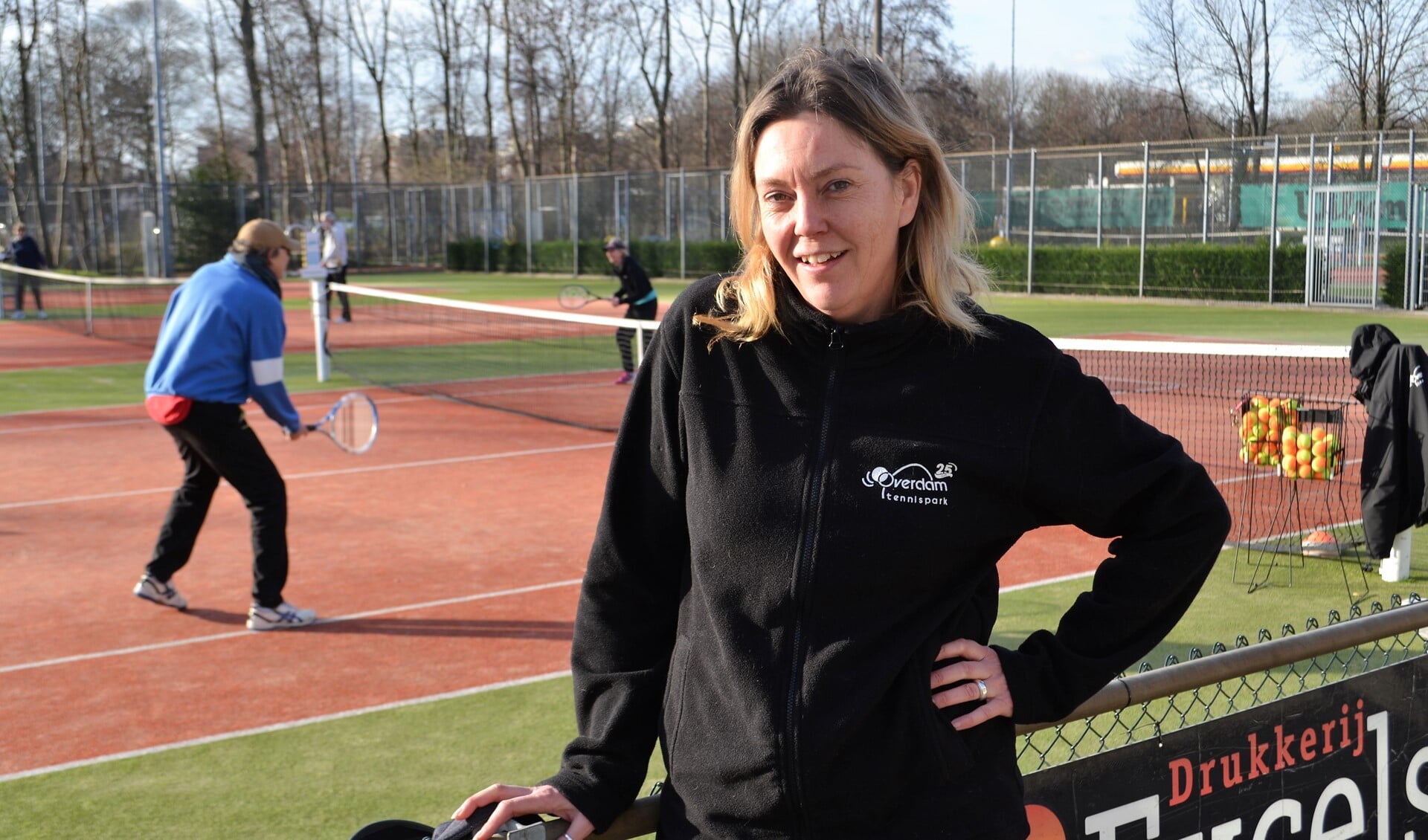 Ellen Klaarhamer is de enthousiaste parkmanager van tennispark Overdam (foto/tekst: Inge Koot).